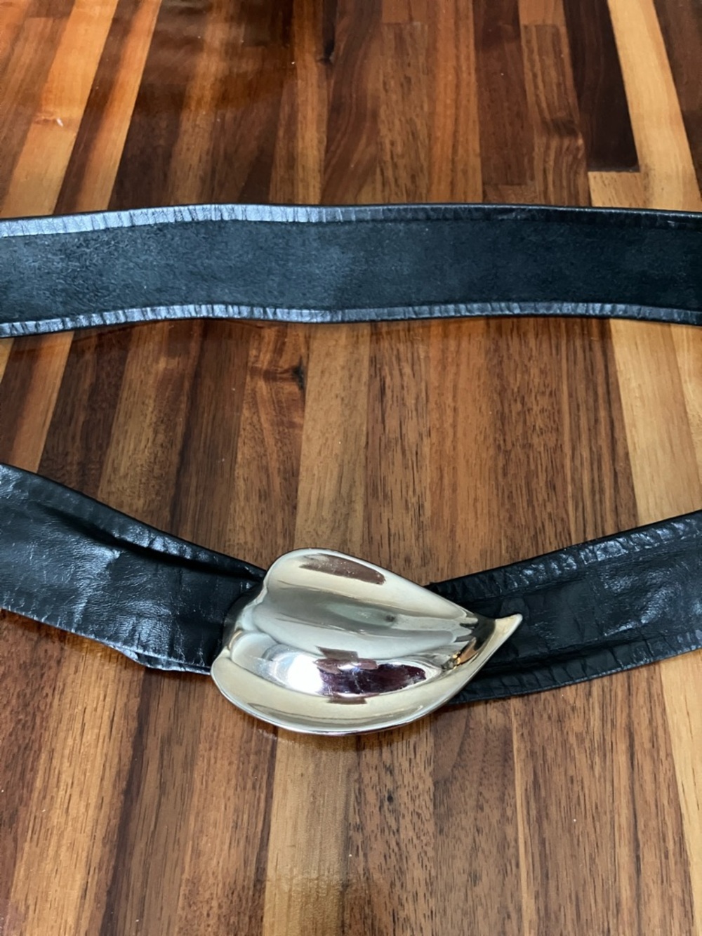 Leather Shop Black Leather Belt Goldtone Buckle Adjustable Retro Style - Picture 10 of 10